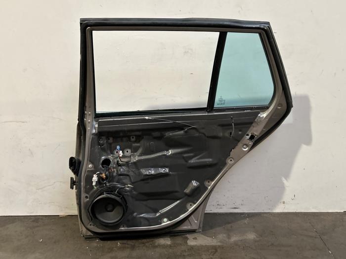 Drzwi prawe tylne wersja 4-drzwiowa Mercedes E-Klasse