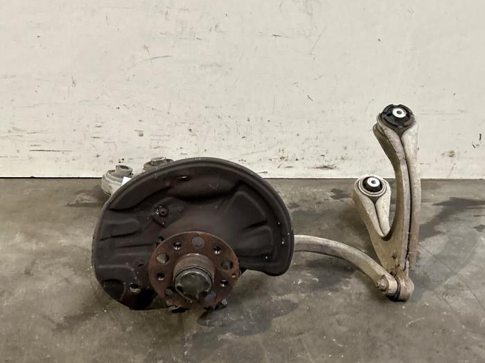 Fusee links-voor Mercedes E-Klasse
