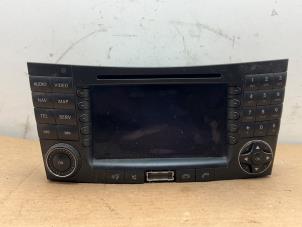 Gebruikte Radio Mercedes E Combi (S211) 2.2 E-220 CDI 16V Prijs € 90,75 Inclusief btw aangeboden door Autoparts Van De Velde