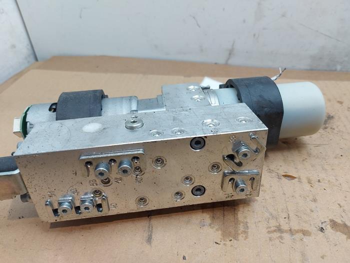 Pompa hydrauliczna Mercedes SLK