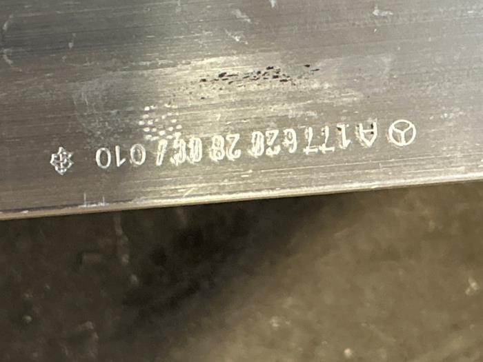 Chassisstreifen vorne Mercedes B-Klasse