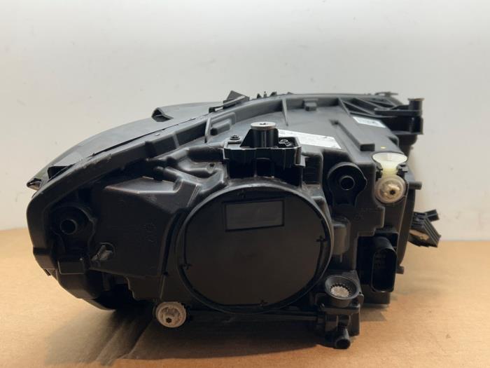 Koplamp links Mercedes CLA