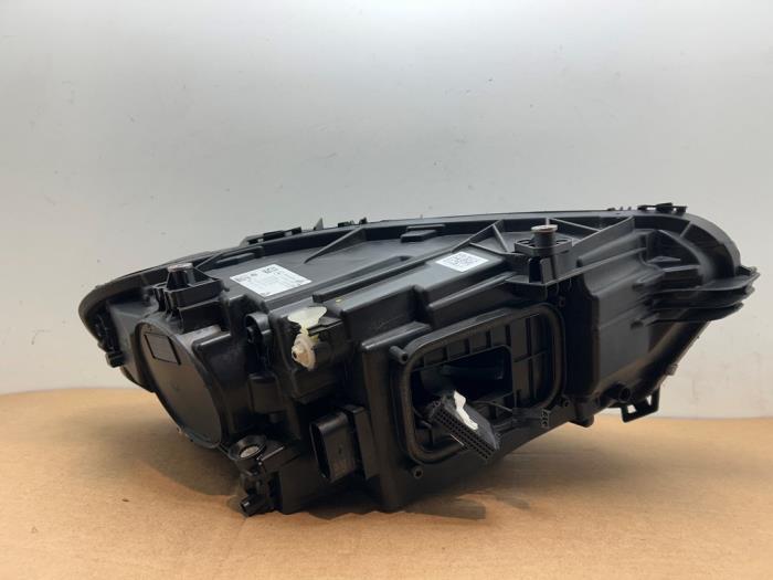 Koplamp links Mercedes CLA