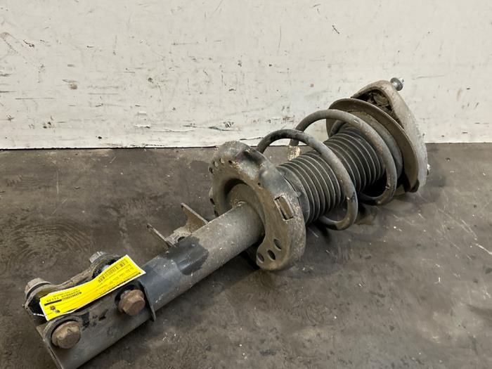 Amortisseur avant gauche Mercedes CLA