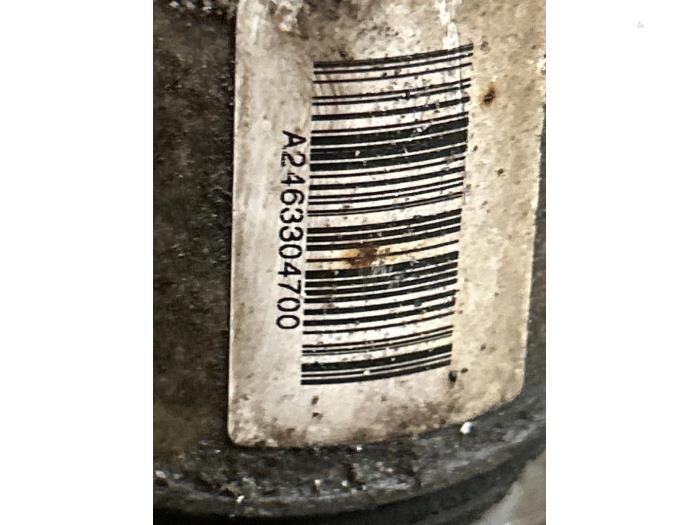 Wahacz zawieszenia lewy przód Mercedes CLA