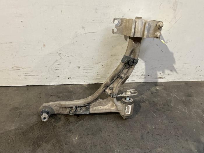 Bras de suspension avant droit Mercedes CLA