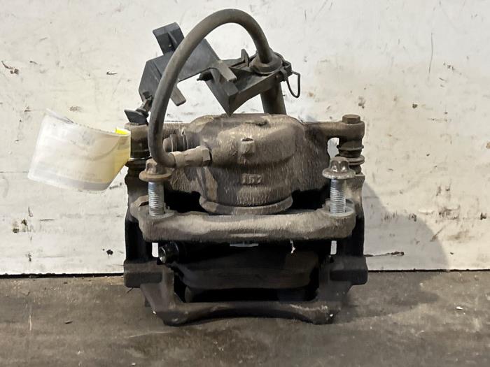 Remklauw (Tang) links-voor Mercedes CLA