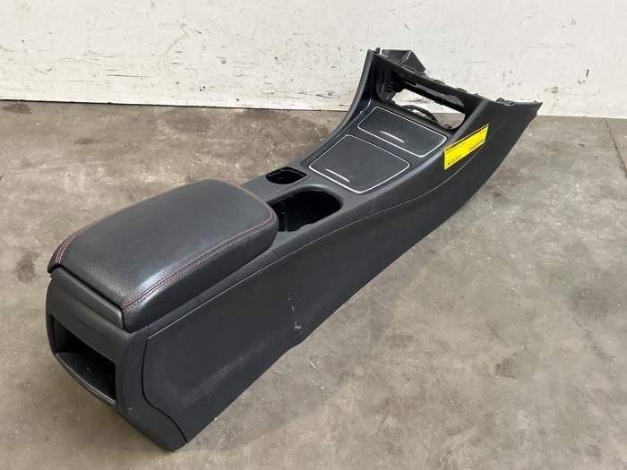 Konsole srodkowe Mercedes CLA