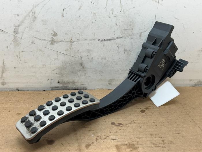 Pedal gazu Mercedes CLA