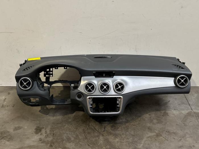 Salpicadero Mercedes CLA