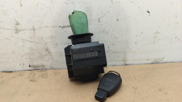 Ignition lock + computer Mercedes E-Klasse