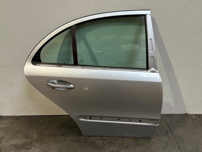 Rear door 4-door, right Mercedes E-Klasse