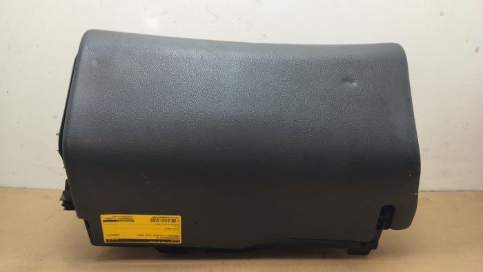 Schowek w desce rozdzielczej Mercedes C-Klasse