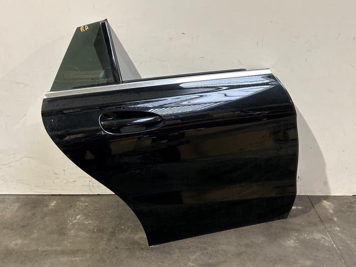 Drzwi prawe tylne wersja 4-drzwiowa Mercedes CLA