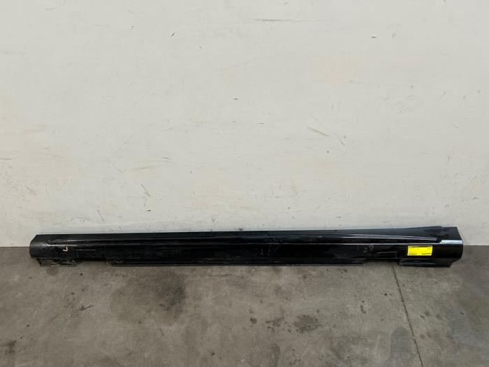 Próg lewy Mercedes CLA