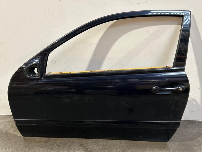 Drzwi lewe przednie wersja 4-drzwiowa Mercedes C-Klasse