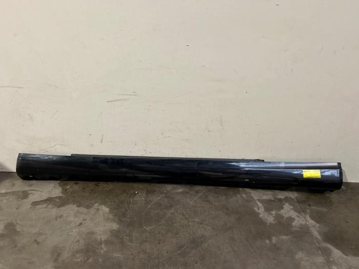 Próg lewy Mercedes C-Klasse