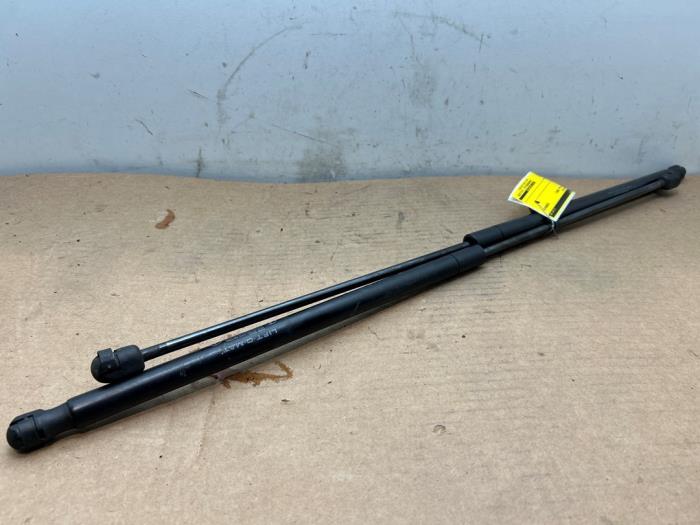 Zestaw amortyzatorów gazowych pokrywy silnika Mercedes E-Klasse