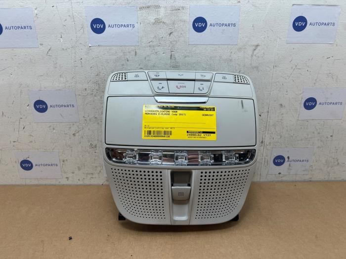 Eclairage intérieur avant Mercedes E-Klasse