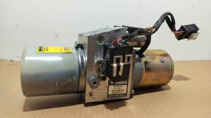 Pompa hydrauliczna Mercedes SLK