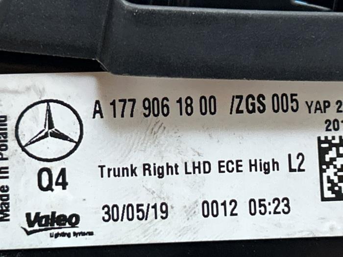 Feu arrière droit Mercedes A-Klasse