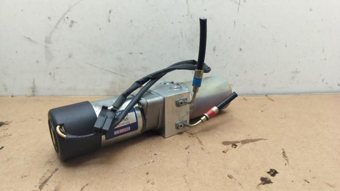 Oil pump Mercedes CL