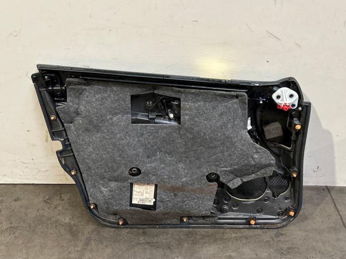 Tapicerka drzwi prawych przednich wersja 4-drzwiowa Mercedes E-Klasse