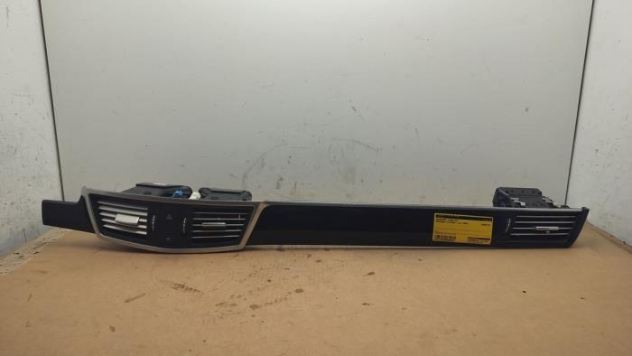 Listwa ozdobna deski rozdzielczej Mercedes E-Klasse