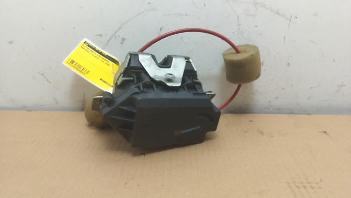 Mechanizm zamka pokrywy bagaznika Mercedes E-Klasse