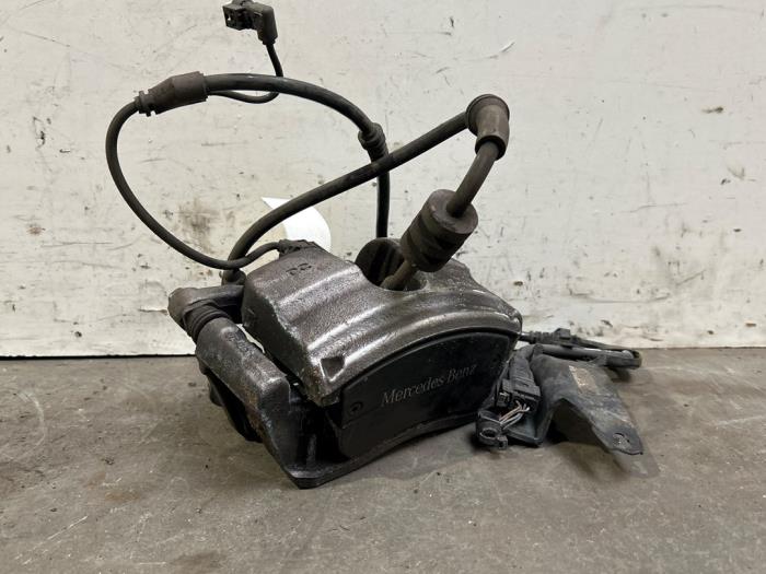 Bremszange links vorne Mercedes CLA