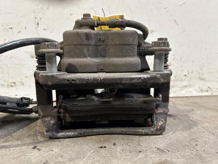 Pinza de freno izquierda delante Mercedes CLA