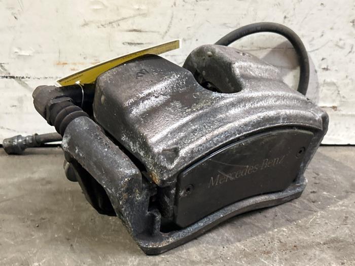 Bremszange rechts vorne Mercedes CLA