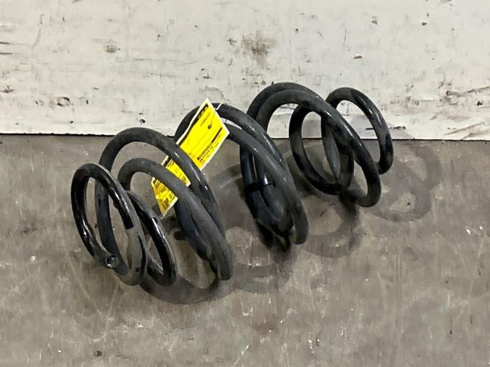 Schraubenfeder hinten Mercedes CLA