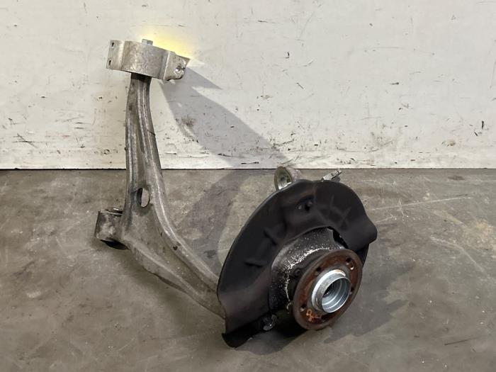 Sworzen prawy przód Mercedes CLA