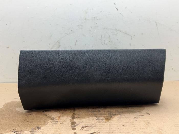 Schowek w desce rozdzielczej Mercedes S-Klasse