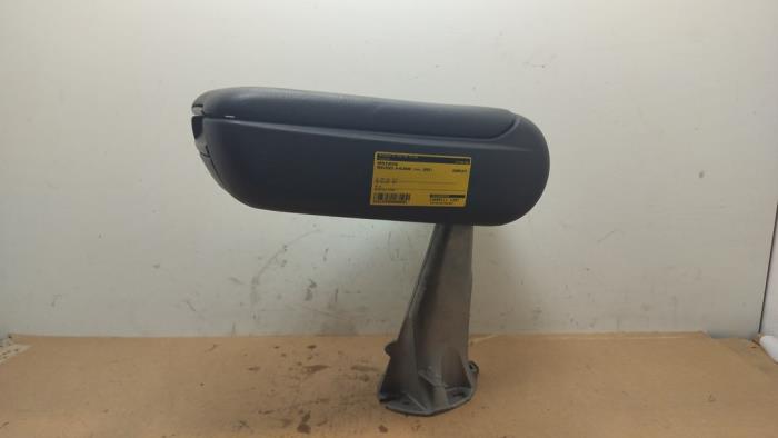 Podlokietnik Mercedes A-Klasse