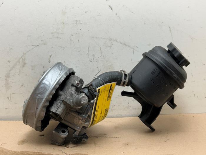 Power steering pump Mercedes C-Klasse
