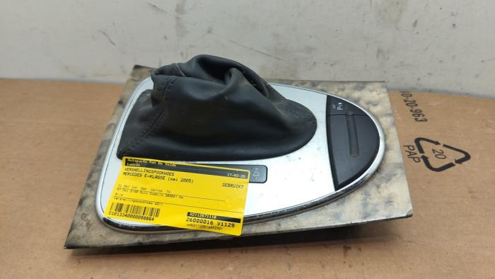 Pokrywa dzwigni zmiany biegów Mercedes E-Klasse