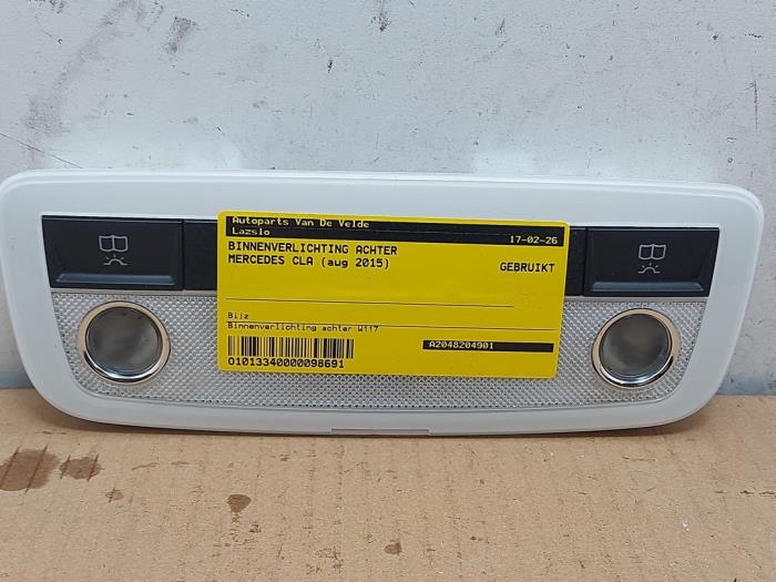 Iluminación interior detrás Mercedes CLA