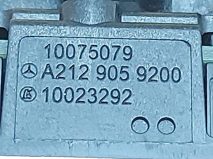 Interruptor del portón trasero Mercedes CLA