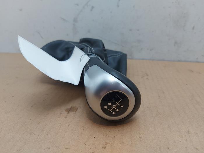 Pokrywa dzwigni zmiany biegów Mercedes CLA