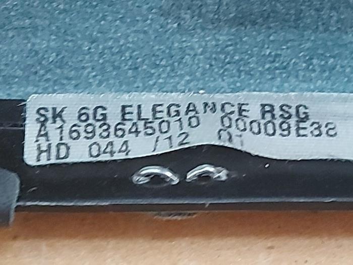 Pokrywa dzwigni zmiany biegów Mercedes A-Klasse