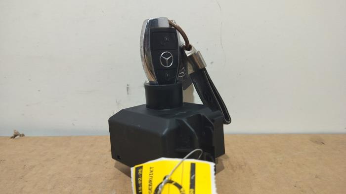 Serrure de contact électronique Mercedes B-Klasse