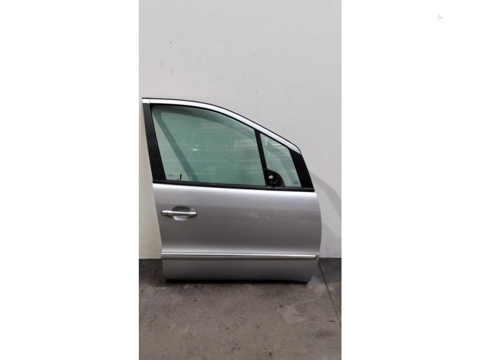 Drzwi prawe przednie wersja 4-drzwiowa Mercedes A-Klasse