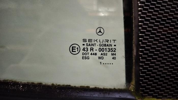 Puerta de 4 puertas derecha detrás Mercedes A-Klasse