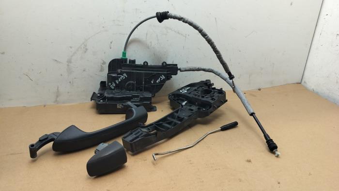 Serrure portière mécanique 2portes gauche Mercedes Vito