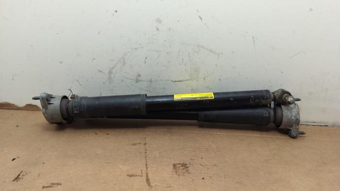 Zestaw amortyzatorów Mercedes C-Klasse