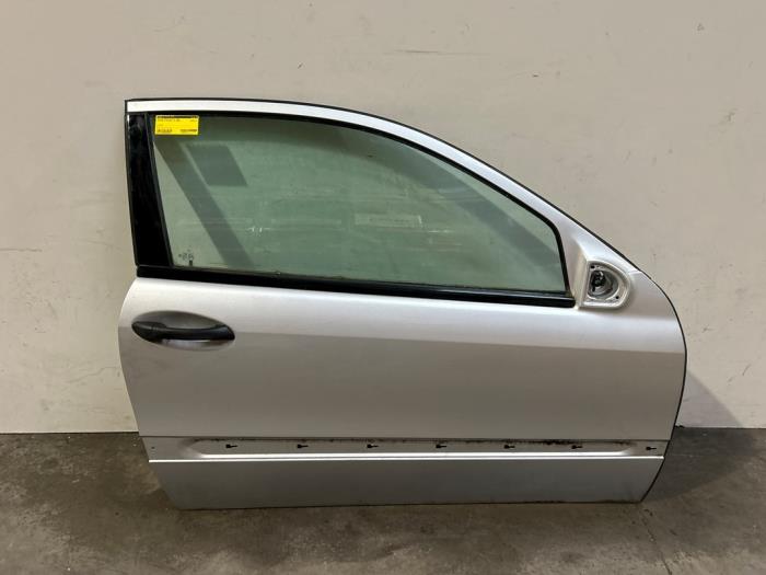 Tür 4-türig rechts vorne Mercedes C-Klasse