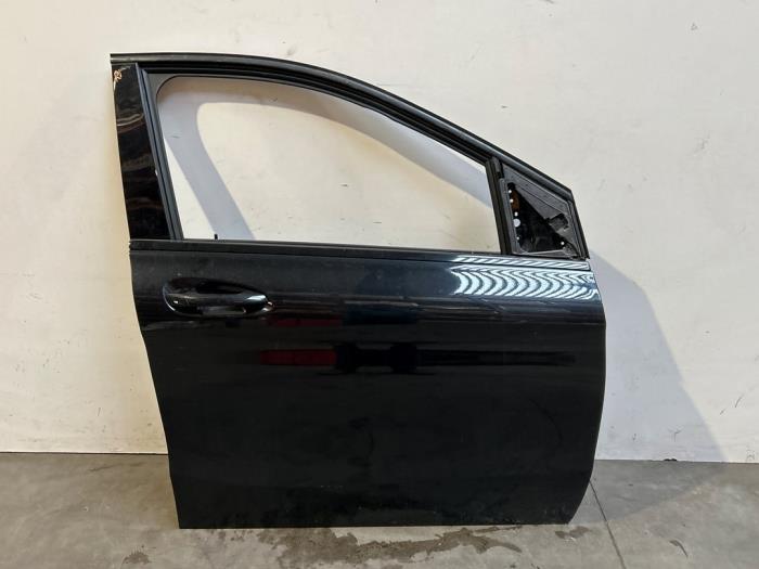 Drzwi prawe przednie wersja 4-drzwiowa Mercedes B-Klasse