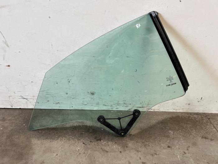 Szyba prawa tylna wersja 2-drzwiowa Mercedes E-Klasse